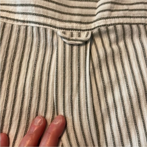 size medium Sonoma button down green and white shirt blouse - Picture 8 of 9